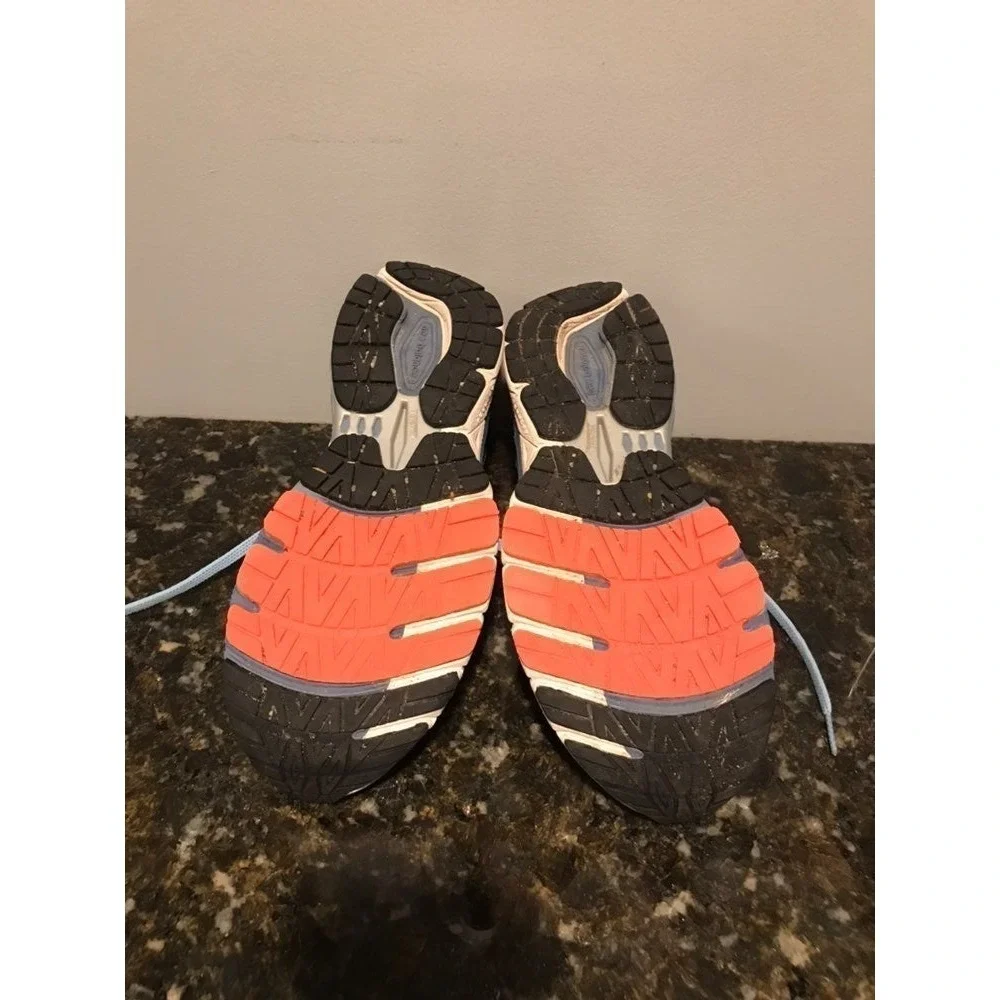 New balance womens 9 running shoes blue